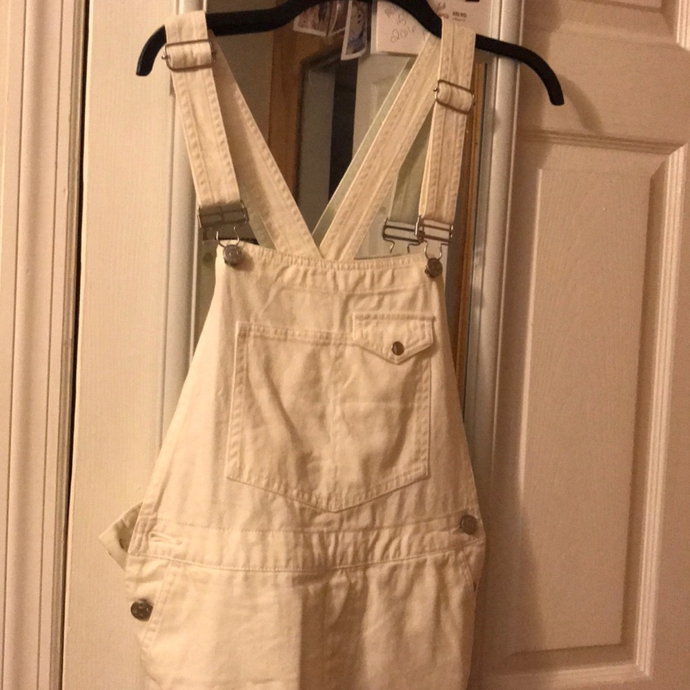 White overalls - Picture 3 of 5